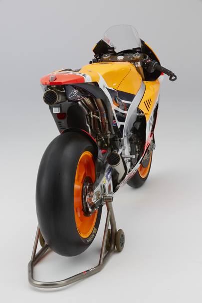 Presentata in Indonesia la Honda RC213V con cui Marc Marquez e Daniel Pedrosa cercheranno di riprendere il titolo iridato della MotoGP alla Yamaha di Jorge Lorenzo e Valentino Rossi